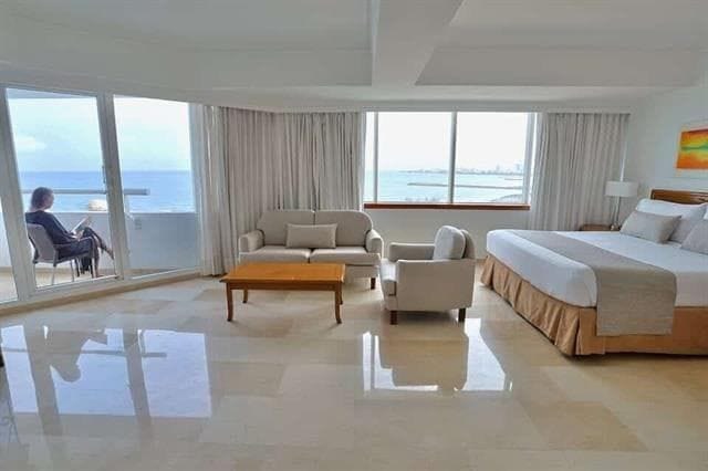 Habitación amplia con vista